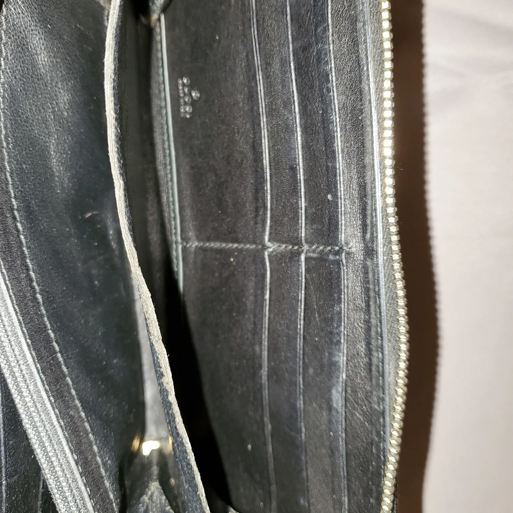 Gucci Black Gucci Signature Zip Wallet - Picture 7 of 16